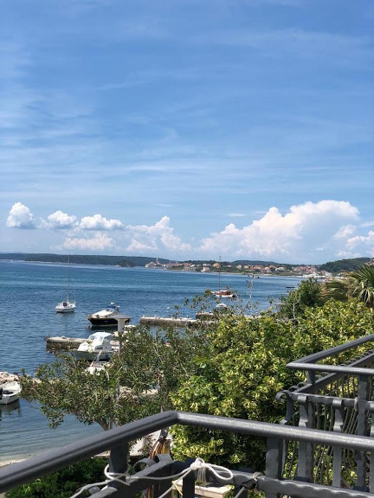 Apartments And Rooms By The Sea Barbat, Rab - 4973 Rab Town Luaran gambar