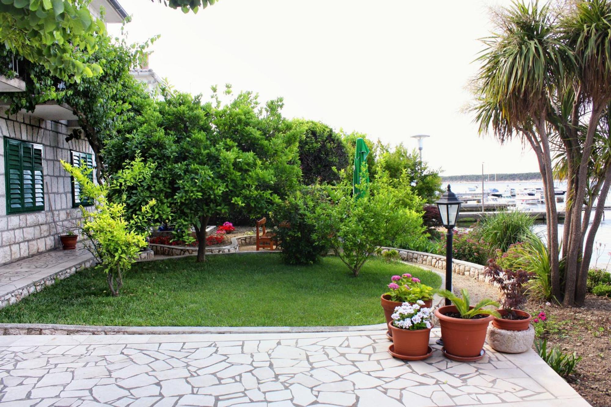 Apartments And Rooms By The Sea Barbat, Rab - 4973 Rab Town Luaran gambar